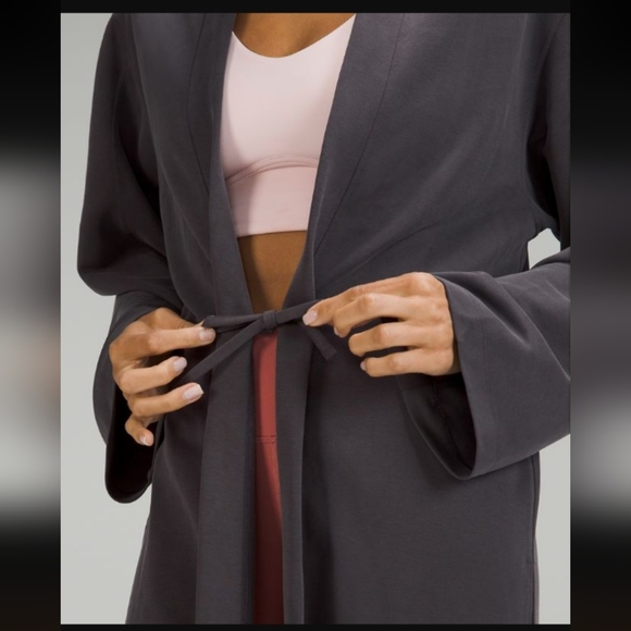 Lululemon Lightweight High-Low Wrap Black Granite - Picture 4 of 7